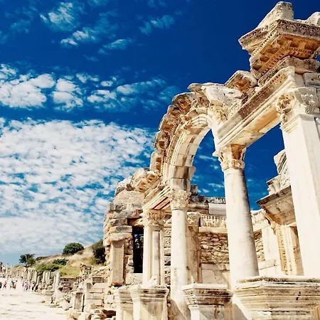 瑟琳娜酒店 2* 塞尔丘克