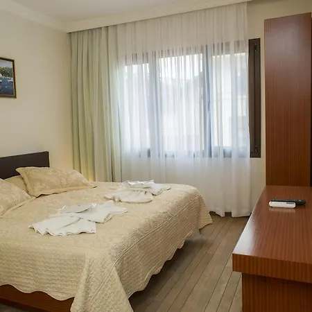 Selena Hotel 2*