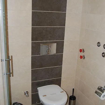 瑟琳娜酒店 酒店