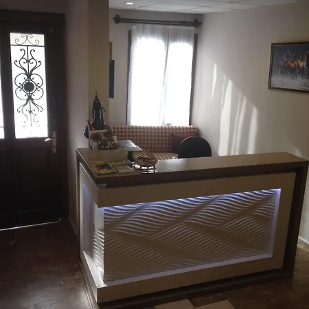 瑟琳娜酒店 2* 塞尔丘克