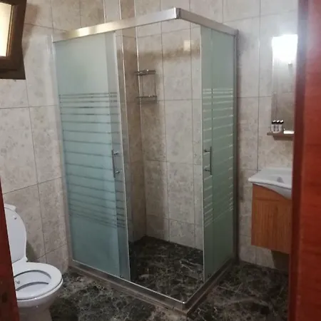 Selena Hotel 2*