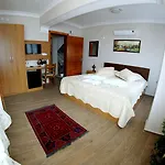 Selena Hotel 2*