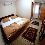Hotel Selena 2*